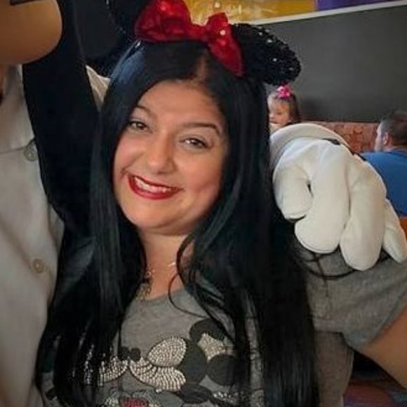 ⭐️Meet your Posh Ambassador 2, Jennifer⭐️ - Picture 3 of 11